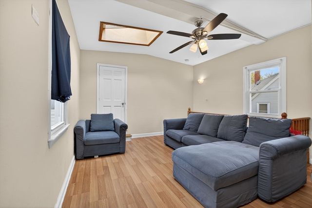 8 Essex St, Swampscott, MA 01907