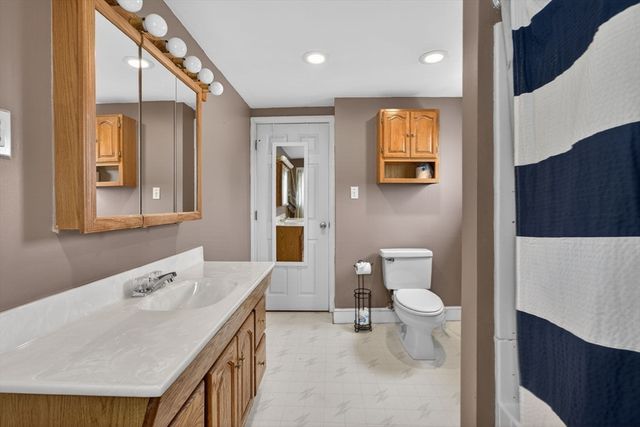 8 Essex St, Swampscott, MA 01907