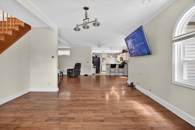 8 Essex St, Swampscott, MA 01907