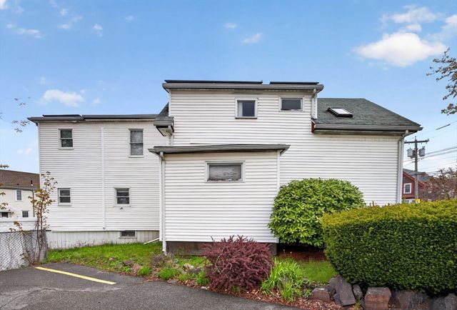 8 Essex St, Swampscott, MA 01907