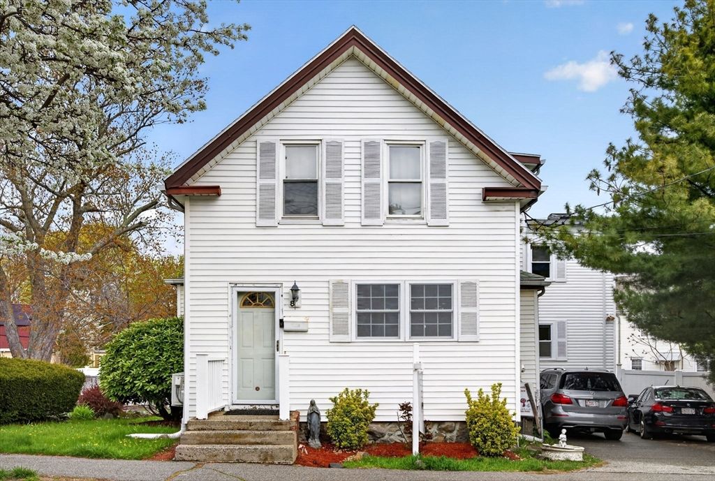8 Essex St, Swampscott, MA 01907