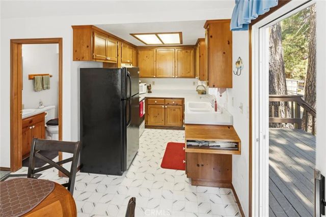 2543 Whispering Pines, Running Springs, CA 92382