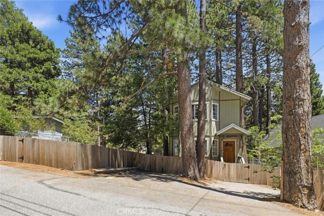 2543 Whispering Pines, Running Springs, CA 92382