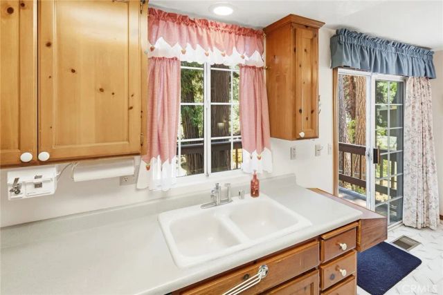 2543 Whispering Pines, Running Springs, CA 92382