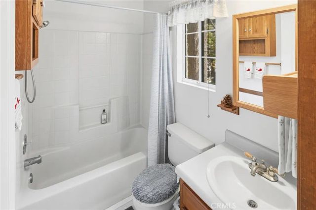 2543 Whispering Pines, Running Springs, CA 92382