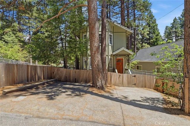 2543 Whispering Pines, Running Springs, CA 92382