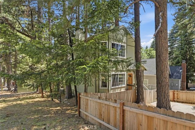 2543 Whispering Pines, Running Springs, CA 92382