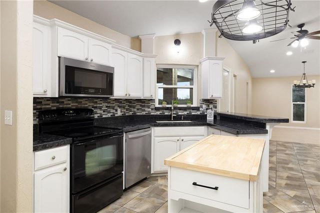 21201 Buck Fawn Drive, Edinburg, TX 78542