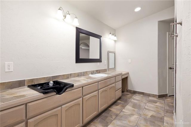 21201 Buck Fawn Drive, Edinburg, TX 78542