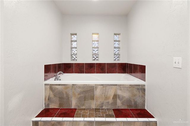 21201 Buck Fawn Drive, Edinburg, TX 78542