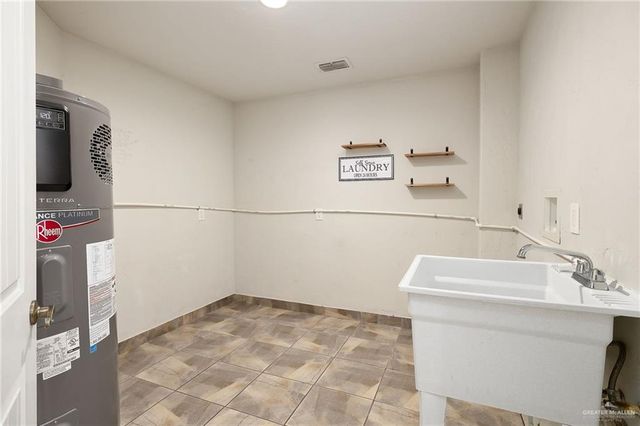 21201 Buck Fawn Drive, Edinburg, TX 78542