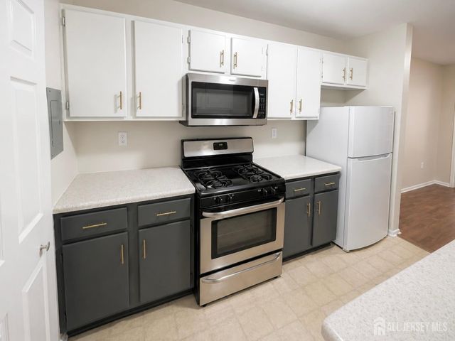 7302 elm Court, South Brunswick, NJ 08852