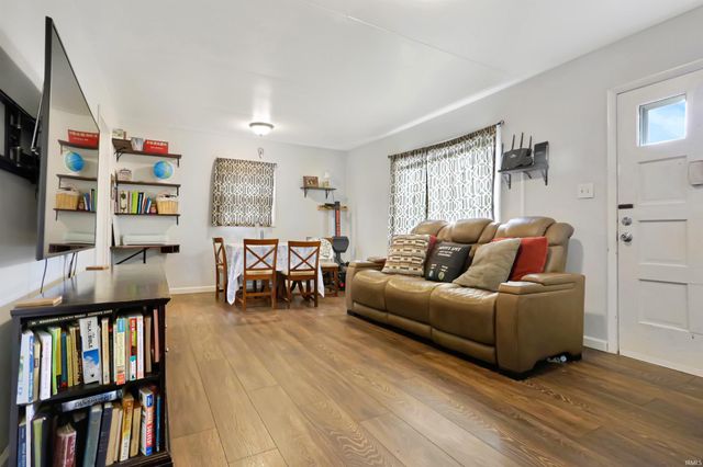 912 E Idlewild Drive, Evansville, IN 47711