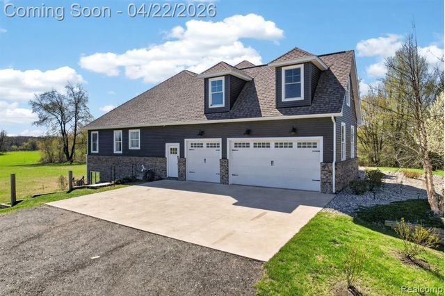 10180 N Antcliff Road, Fowlerville, MI 48836