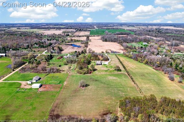 10180 N Antcliff Road, Fowlerville, MI 48836