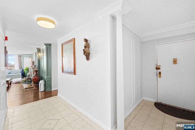 2005 Harmon Cove Tower, Secaucus, NJ 07094