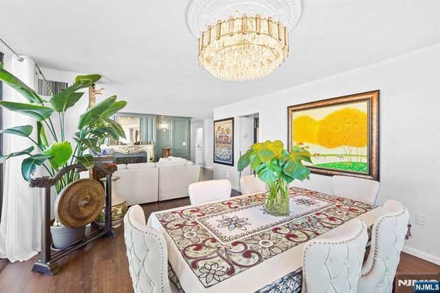 2005 Harmon Cove Tower, Secaucus, NJ 07094