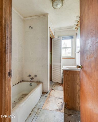 128 South Street, Bristol, VA 24201