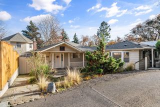 560 Woodberry Lane, Jacksonville, OR 97530