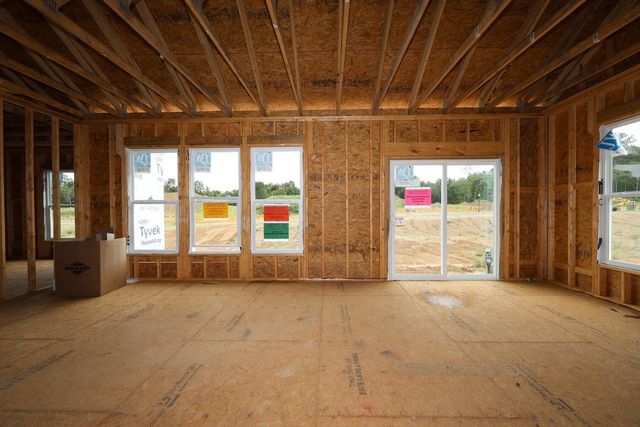 540 Creekside Loop S, Pataskala, OH 43062