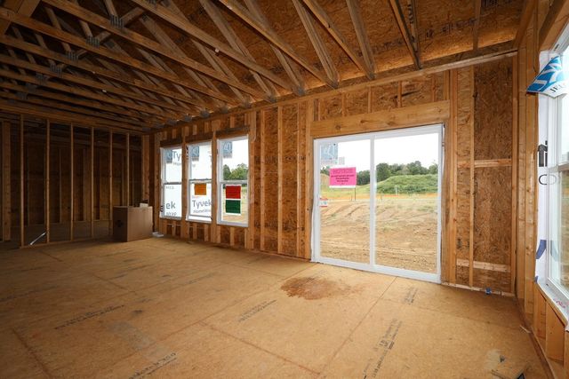 540 Creekside Loop S, Pataskala, OH 43062