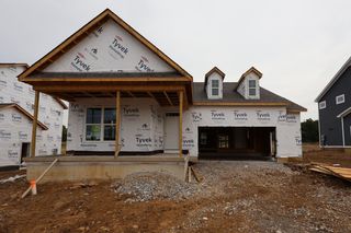 540 Creekside Loop S, Pataskala, OH 43062