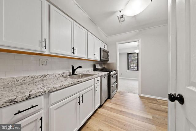 113-6 ECHELON RD, Voorhees, NJ 08043