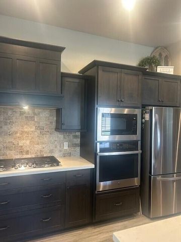 2066 Cabrillo Court, Tulare, CA 93274