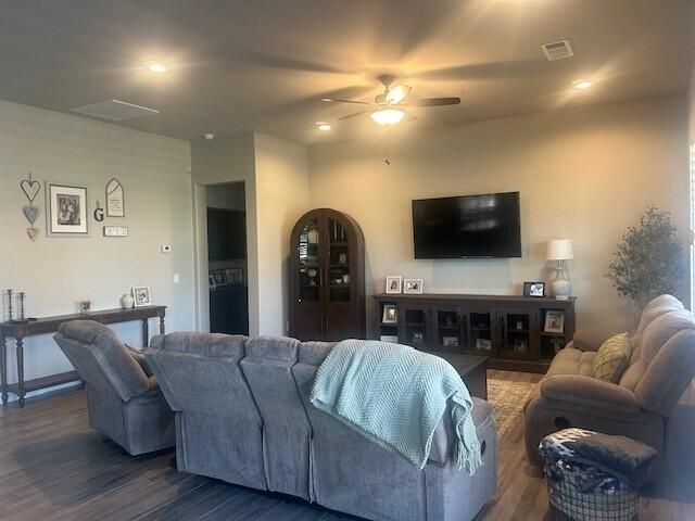 2066 Cabrillo Court, Tulare, CA 93274