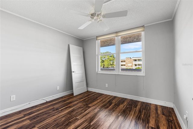 4915 BAY STREET NE 224, St Petersburg, FL 33703