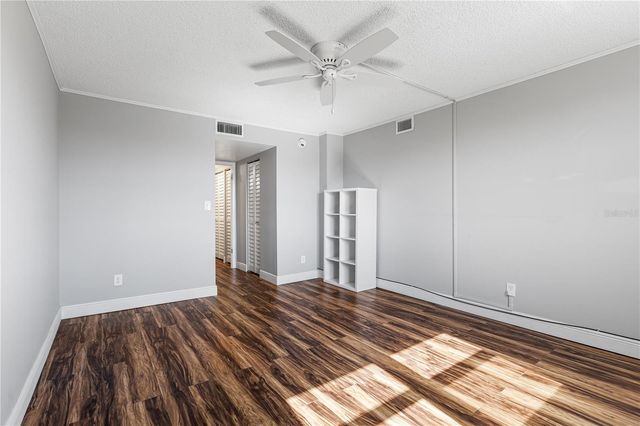 4915 BAY STREET NE 224, St Petersburg, FL 33703