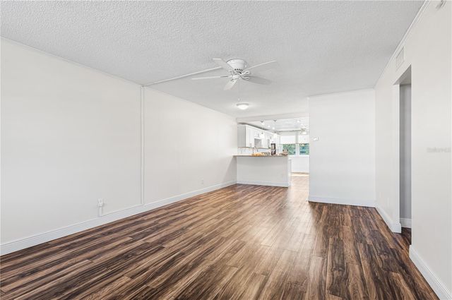 4915 BAY STREET NE 224, St Petersburg, FL 33703