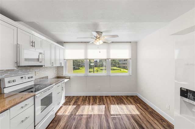 4915 BAY STREET NE 224, St Petersburg, FL 33703