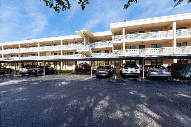 4915 BAY STREET NE 224, St Petersburg, FL 33703
