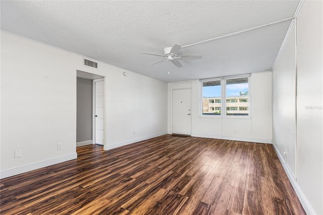4915 BAY STREET NE 224, St Petersburg, FL 33703