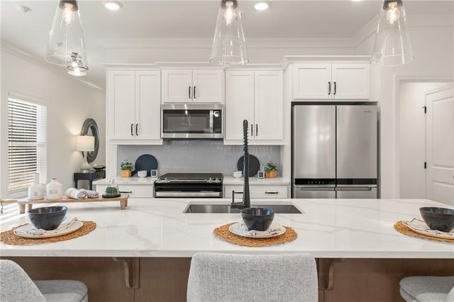 684 Sunstone Lane, Lawrenceville, GA 30043