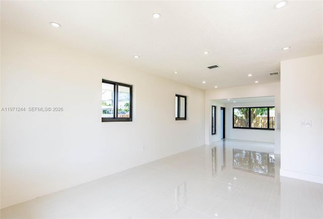 11861 SW 185th Ter, Miami, FL 33177