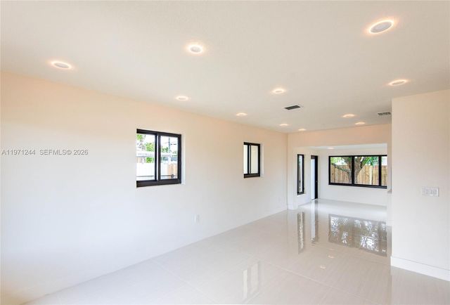 11861 SW 185th Ter, Miami, FL 33177