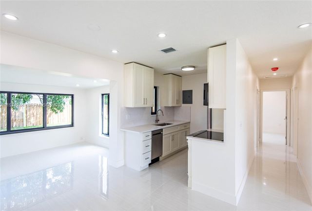 11861 SW 185th Ter, Miami, FL 33177