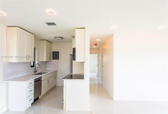 11861 SW 185th Ter, Miami, FL 33177