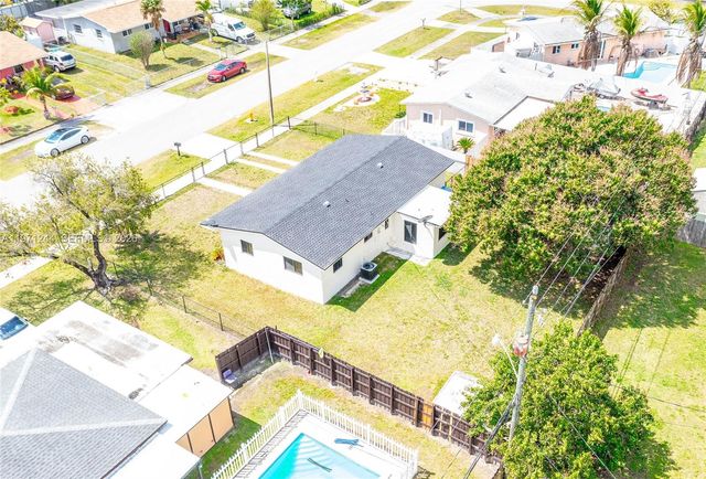 11861 SW 185th Ter, Miami, FL 33177