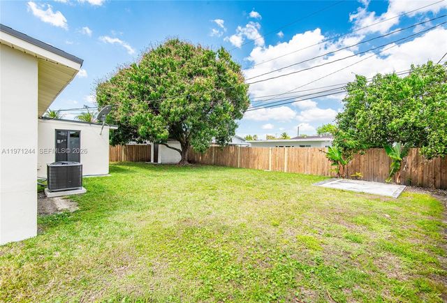 11861 SW 185th Ter, Miami, FL 33177