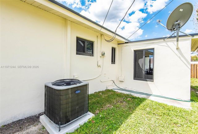 11861 SW 185th Ter, Miami, FL 33177