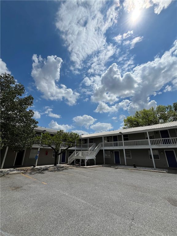 1701 N Lewis Avenue 1, Fayetteville, AR 72703