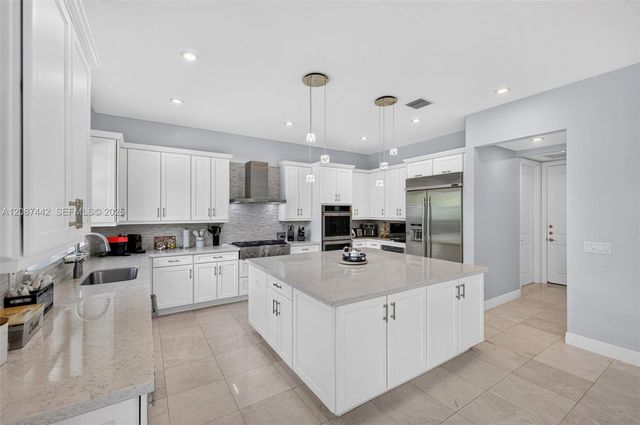 10283 Sweet Bay Manor, Parkland, FL 33076