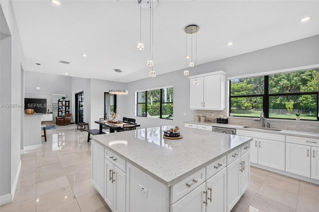 10283 Sweet Bay Manor, Parkland, FL 33076