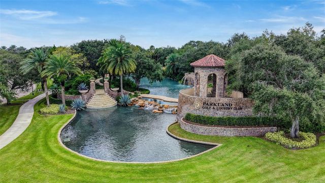 10283 Sweet Bay Manor, Parkland, FL 33076