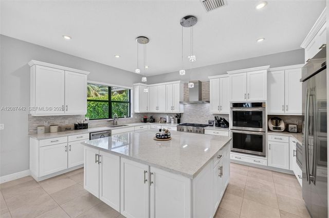 10283 Sweet Bay Manor, Parkland, FL 33076