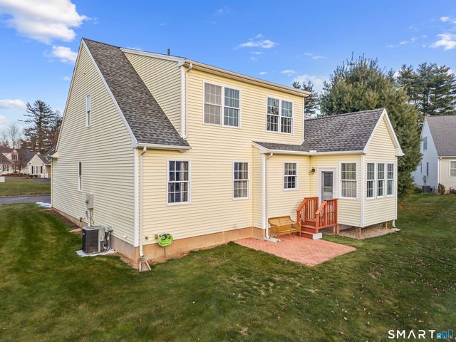 24 Phillips Farm Road 24, East Hartford, CT 06118