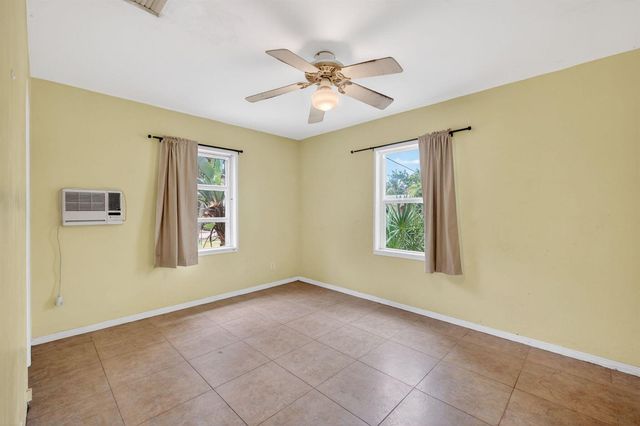 841 SW 18th Court, Fort Lauderdale, FL 33315